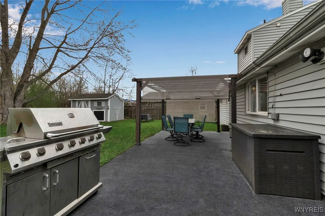 90 Schwegler Road, Grand Island, New York 14072, Grand Island, New York 14072, 3 Bedrooms Bedrooms, 7 Rooms Rooms,1 BathroomBathrooms,Residential,Closed,90 Schwegler Road, Grand Island, New York 14072,0,B1601243