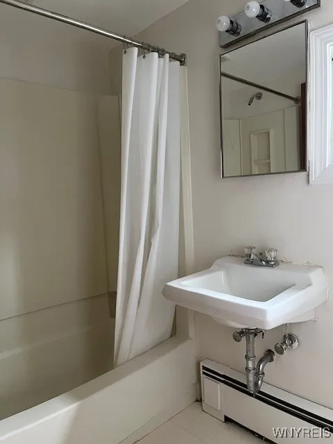 Rear unit upper full bath