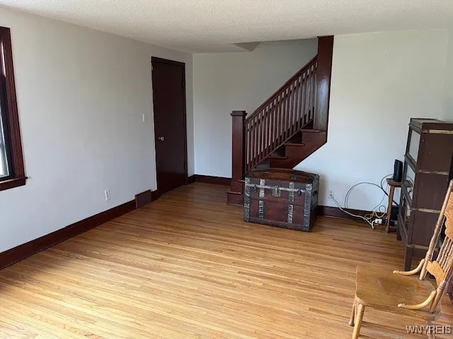 Front unit living room