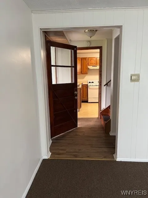 Rear unit between kitchen and Living room