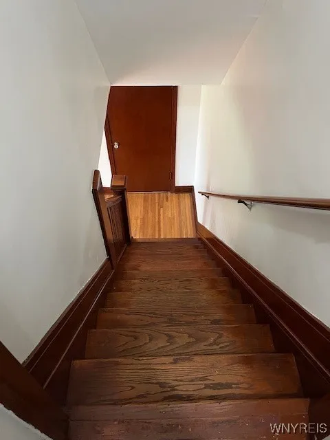 Front unit stairway to upper level