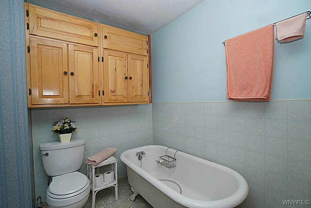 4306 Clark Street, Hamburg, New York 14075, Hamburg, New York 14075, 6 Bedrooms Bedrooms, ,3 BathroomsBathrooms,Residential,Closed,4306 Clark Street, Hamburg, New York 14075,0,B1602601