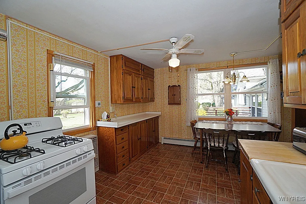 4306 Clark Street, Hamburg, New York 14075, Hamburg, New York 14075, 6 Bedrooms Bedrooms, ,3 BathroomsBathrooms,Residential,Closed,4306 Clark Street, Hamburg, New York 14075,0,B1602601