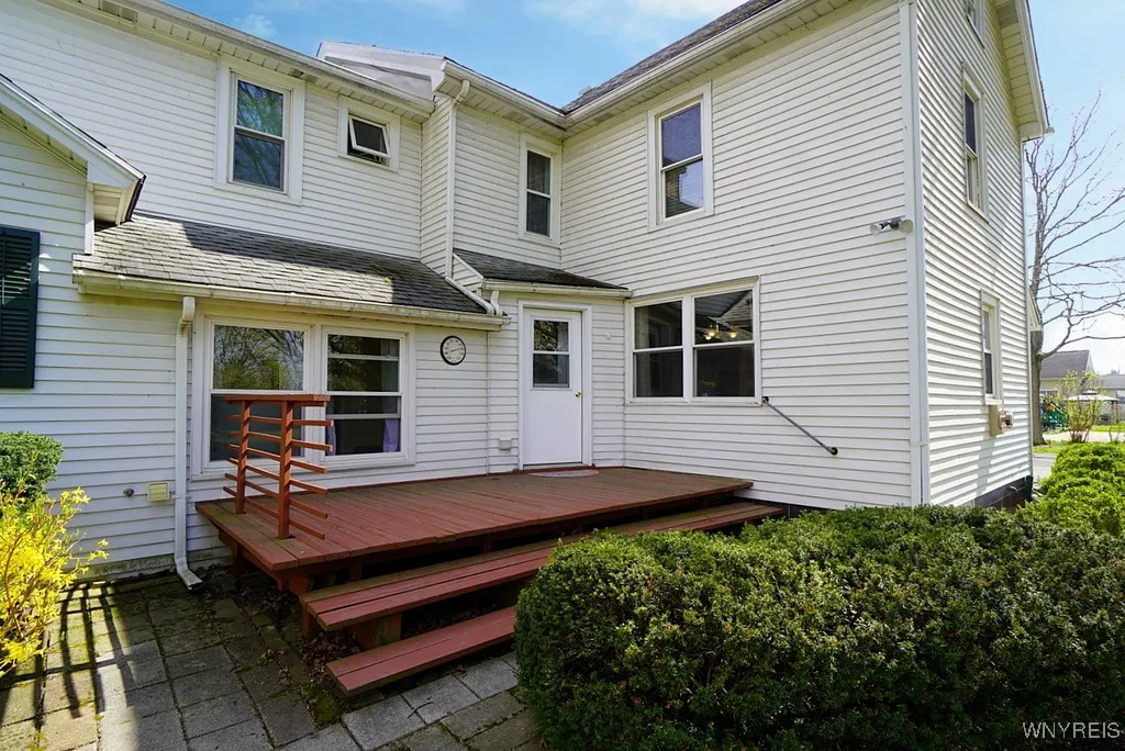 4306 Clark Street, Hamburg, New York 14075, Hamburg, New York 14075, 6 Bedrooms Bedrooms, ,3 BathroomsBathrooms,Residential,Closed,4306 Clark Street, Hamburg, New York 14075,0,B1602601