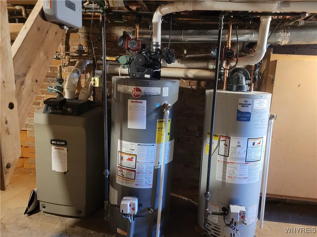 4306 Clark Street, Hamburg, New York 14075, Hamburg, New York 14075, 6 Bedrooms Bedrooms, ,3 BathroomsBathrooms,Residential,Closed,4306 Clark Street, Hamburg, New York 14075,0,B1602601