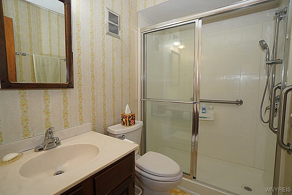 4306 Clark Street, Hamburg, New York 14075, Hamburg, New York 14075, 6 Bedrooms Bedrooms, ,3 BathroomsBathrooms,Residential,Closed,4306 Clark Street, Hamburg, New York 14075,0,B1602601