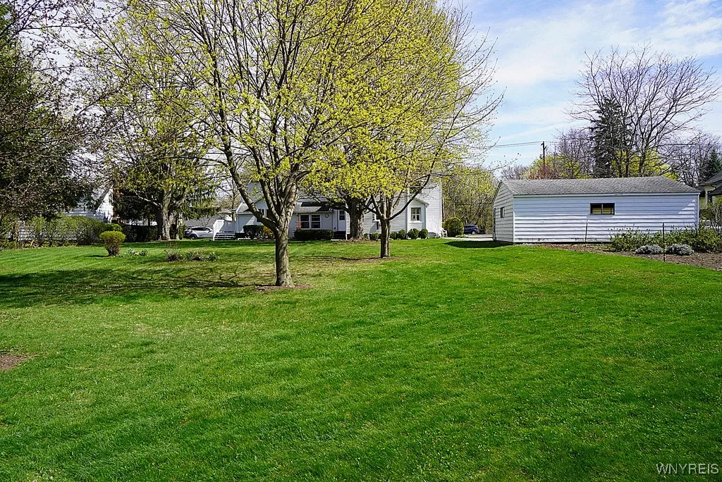 4306 Clark Street, Hamburg, New York 14075, Hamburg, New York 14075, 6 Bedrooms Bedrooms, ,3 BathroomsBathrooms,Residential,Closed,4306 Clark Street, Hamburg, New York 14075,0,B1602601