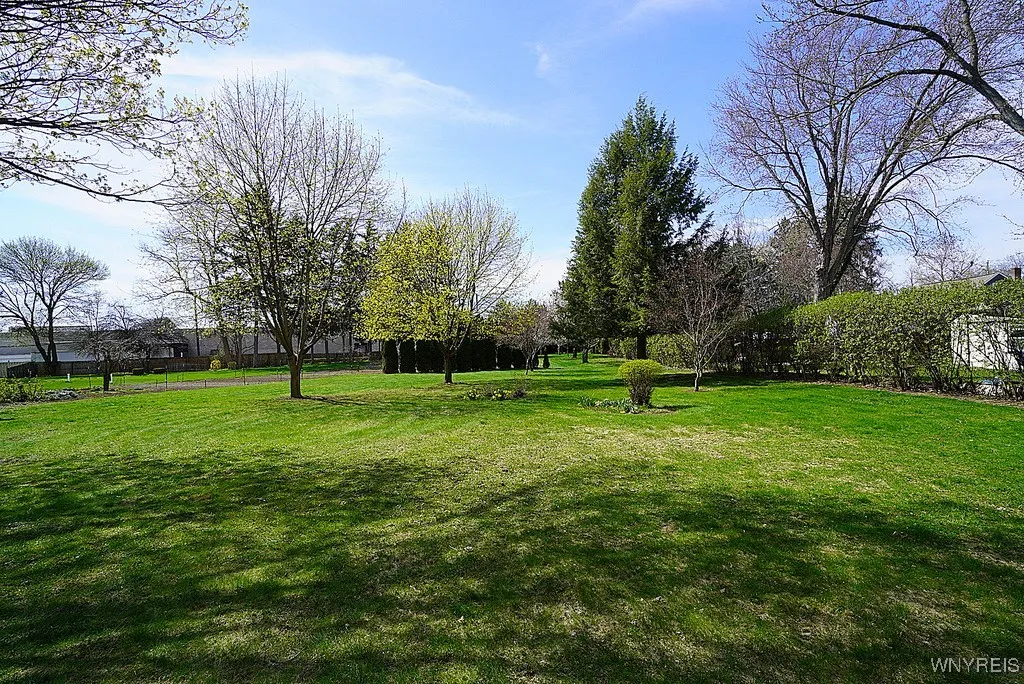 4306 Clark Street, Hamburg, New York 14075, Hamburg, New York 14075, 6 Bedrooms Bedrooms, ,3 BathroomsBathrooms,Residential,Closed,4306 Clark Street, Hamburg, New York 14075,0,B1602601