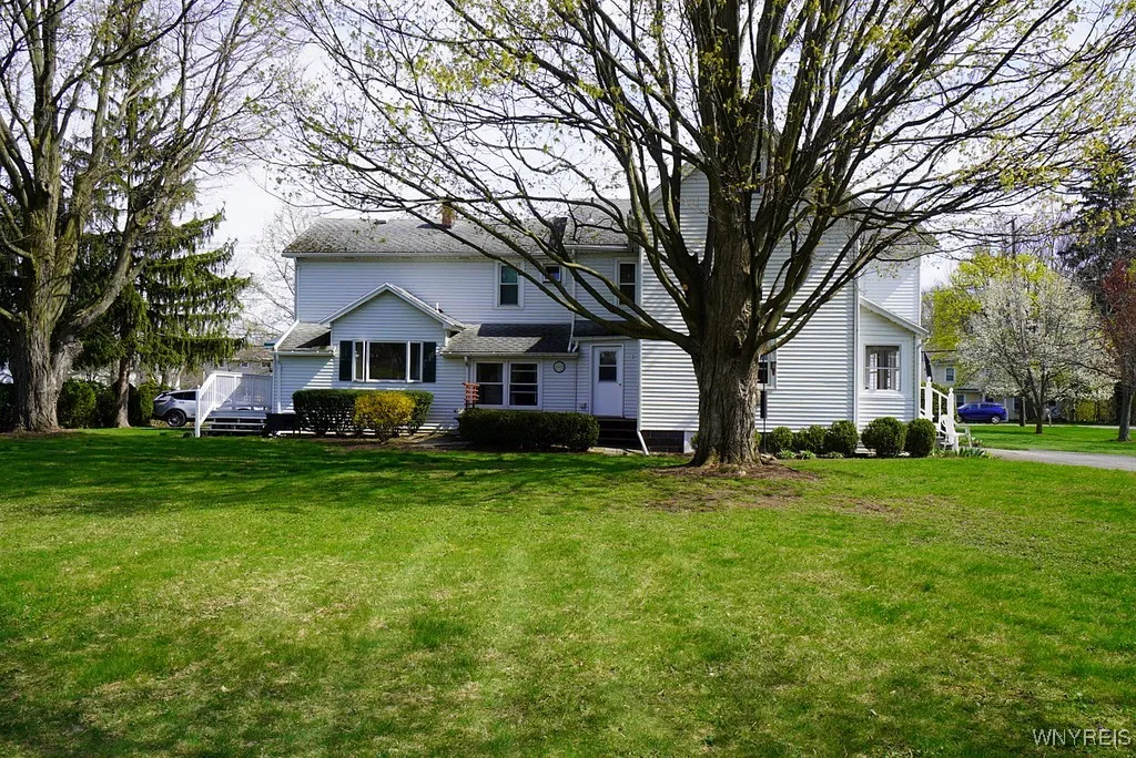 4306 Clark Street, Hamburg, New York 14075, Hamburg, New York 14075, 6 Bedrooms Bedrooms, ,3 BathroomsBathrooms,Residential,Closed,4306 Clark Street, Hamburg, New York 14075,0,B1602601