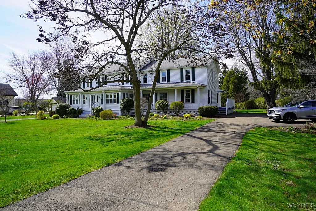 4306 Clark Street, Hamburg, New York 14075, Hamburg, New York 14075, 6 Bedrooms Bedrooms, ,3 BathroomsBathrooms,Residential,Closed,4306 Clark Street, Hamburg, New York 14075,0,B1602601