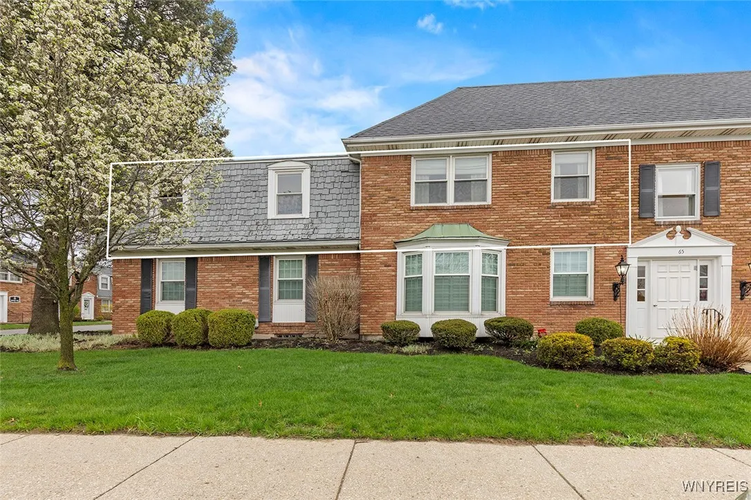 65 Guilford Lane 5, Amherst, New York 14221, Amherst, New York 14221, 2 Bedrooms Bedrooms, 5 Rooms Rooms,1 BathroomBathrooms,Residential,For Sale,65 Guilford Lane 5, Amherst, New York 14221,B1602456
