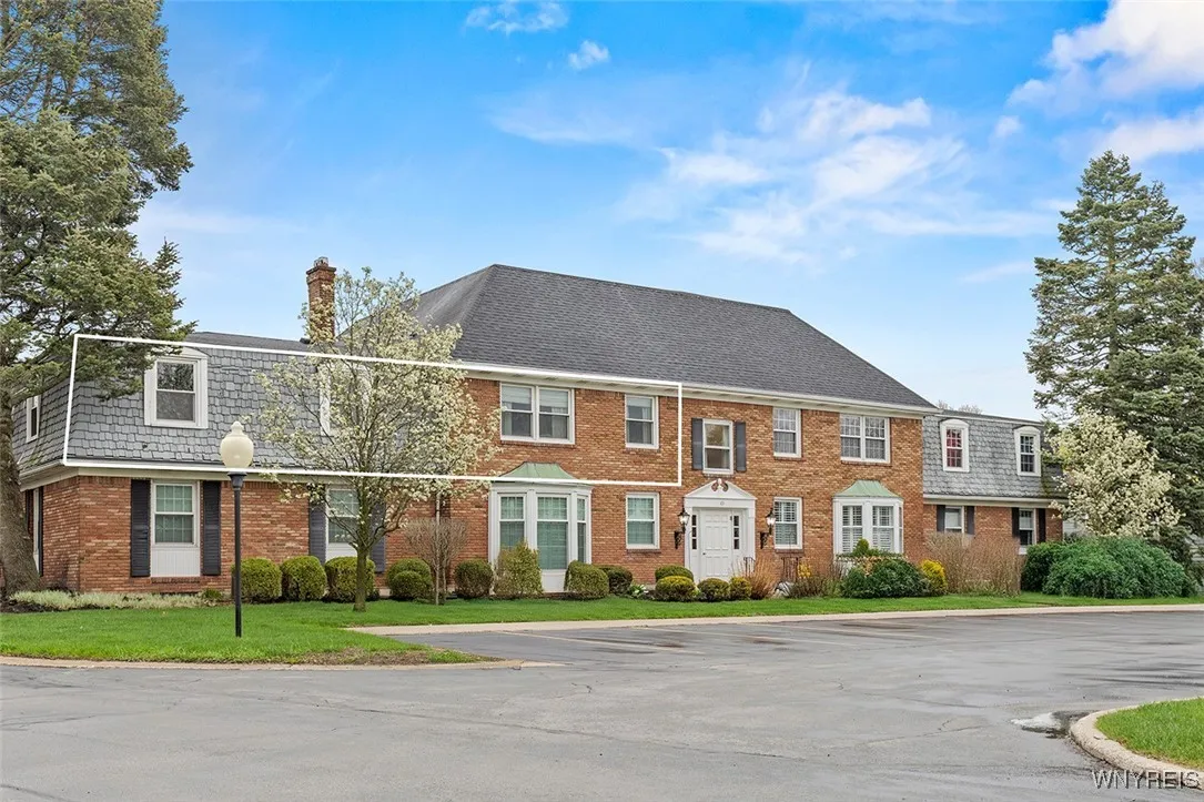 65 Guilford Lane 5, Amherst, New York 14221, Amherst, New York 14221, 2 Bedrooms Bedrooms, 5 Rooms Rooms,1 BathroomBathrooms,Residential,For Sale,65 Guilford Lane 5, Amherst, New York 14221,B1602456