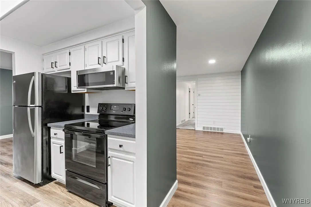 65 Guilford Lane 5, Amherst, New York 14221, Amherst, New York 14221, 2 Bedrooms Bedrooms, 5 Rooms Rooms,1 BathroomBathrooms,Residential,For Sale,65 Guilford Lane 5, Amherst, New York 14221,B1602456