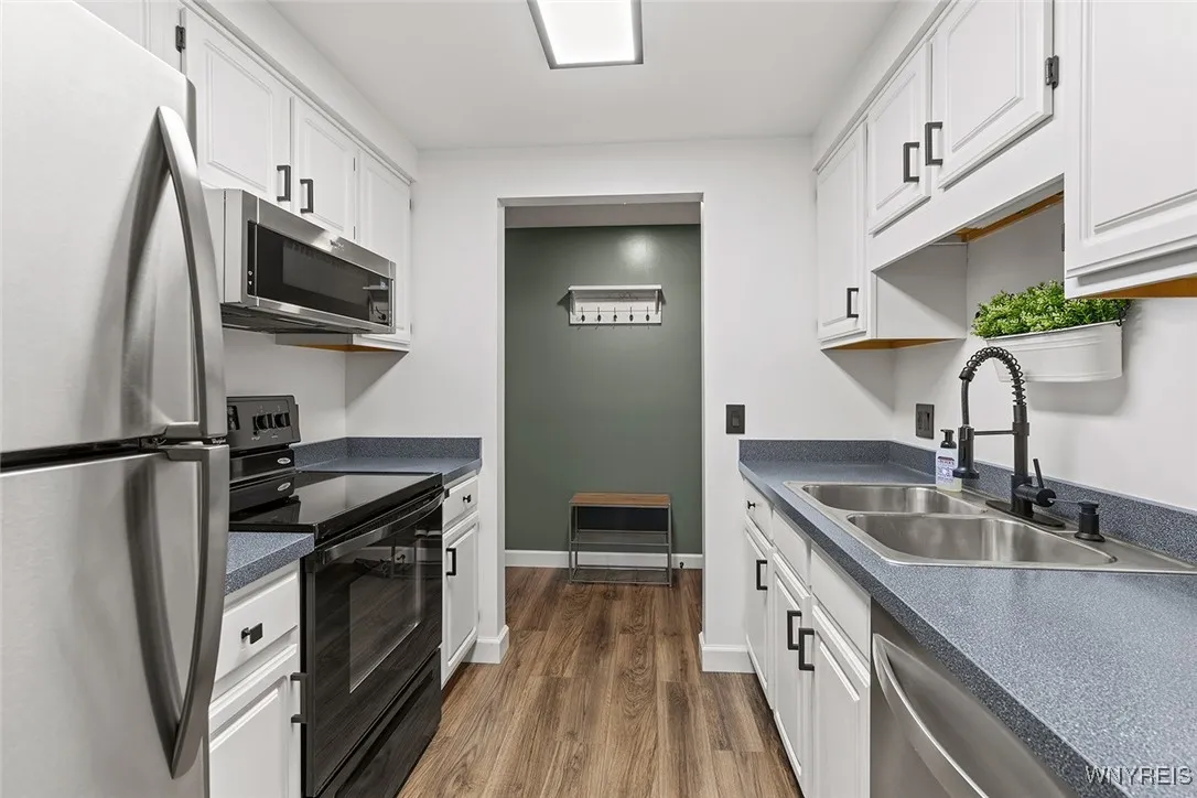 65 Guilford Lane 5, Amherst, New York 14221, Amherst, New York 14221, 2 Bedrooms Bedrooms, 5 Rooms Rooms,1 BathroomBathrooms,Residential,For Sale,65 Guilford Lane 5, Amherst, New York 14221,B1602456