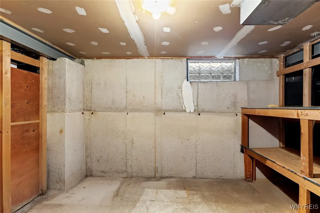 65 Guilford Lane 5, Amherst, New York 14221, Amherst, New York 14221, 2 Bedrooms Bedrooms, 5 Rooms Rooms,1 BathroomBathrooms,Residential,For Sale,65 Guilford Lane 5, Amherst, New York 14221,B1602456
