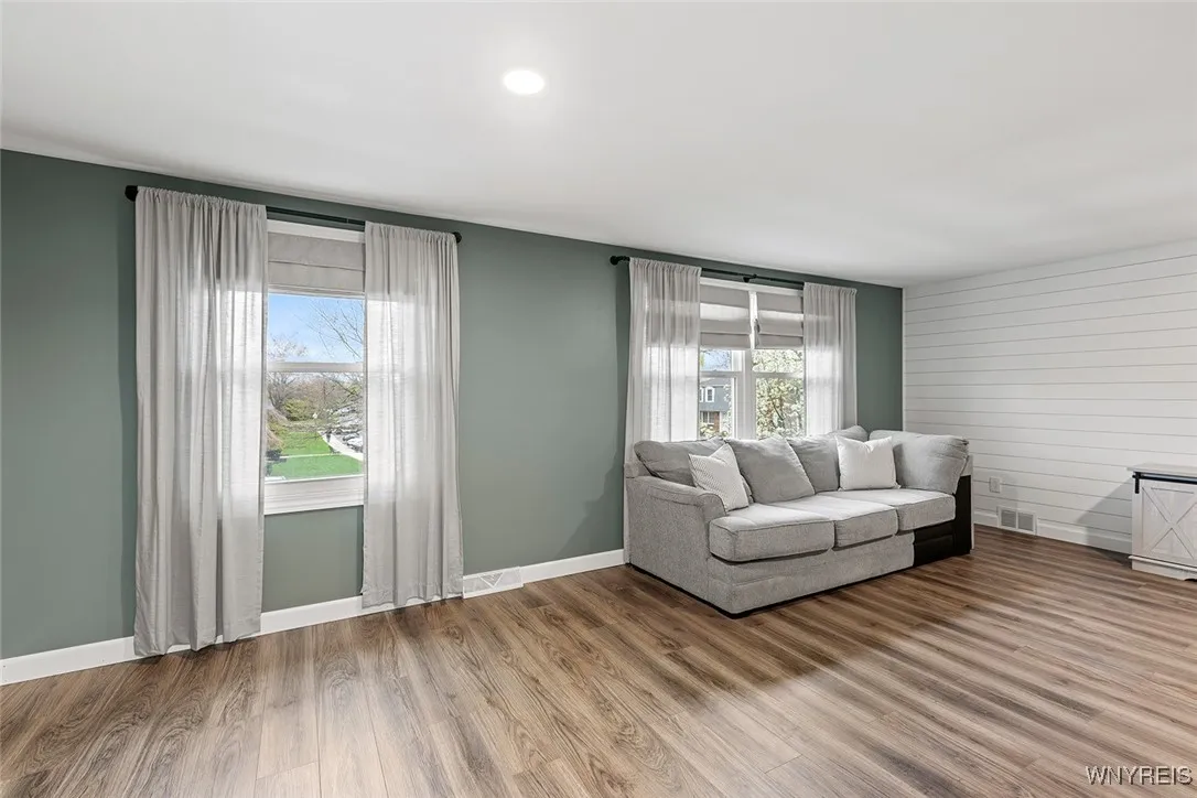 65 Guilford Lane 5, Amherst, New York 14221, Amherst, New York 14221, 2 Bedrooms Bedrooms, 5 Rooms Rooms,1 BathroomBathrooms,Residential,For Sale,65 Guilford Lane 5, Amherst, New York 14221,B1602456