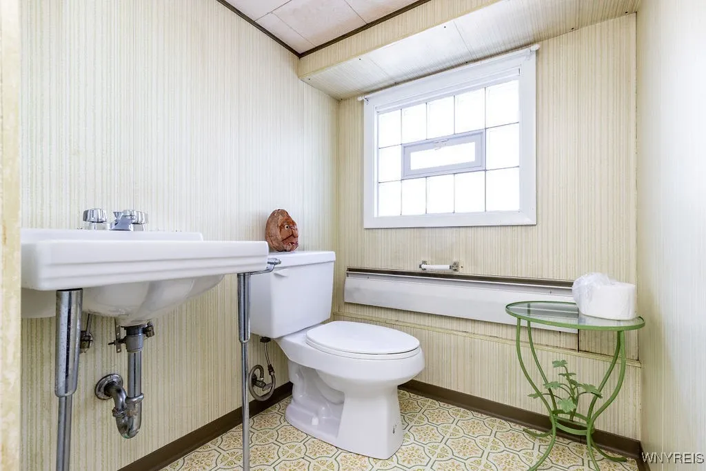 4040 Elma Road, Clarence, New York 14221, Clarence, New York 14221, 4 Bedrooms Bedrooms, 10 Rooms Rooms,2 BathroomsBathrooms,Residential,Closed,4040 Elma Road, Clarence, New York 14221,B1602261