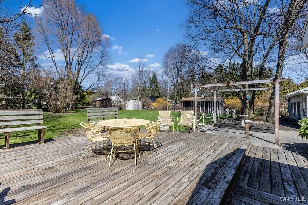 4040 Elma Road, Clarence, New York 14221, Clarence, New York 14221, 4 Bedrooms Bedrooms, 10 Rooms Rooms,2 BathroomsBathrooms,Residential,Closed,4040 Elma Road, Clarence, New York 14221,B1602261