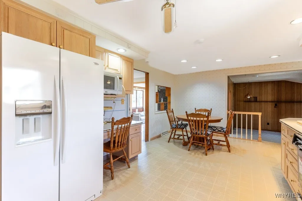 4040 Elma Road, Clarence, New York 14221, Clarence, New York 14221, 4 Bedrooms Bedrooms, 10 Rooms Rooms,2 BathroomsBathrooms,Residential,Closed,4040 Elma Road, Clarence, New York 14221,B1602261