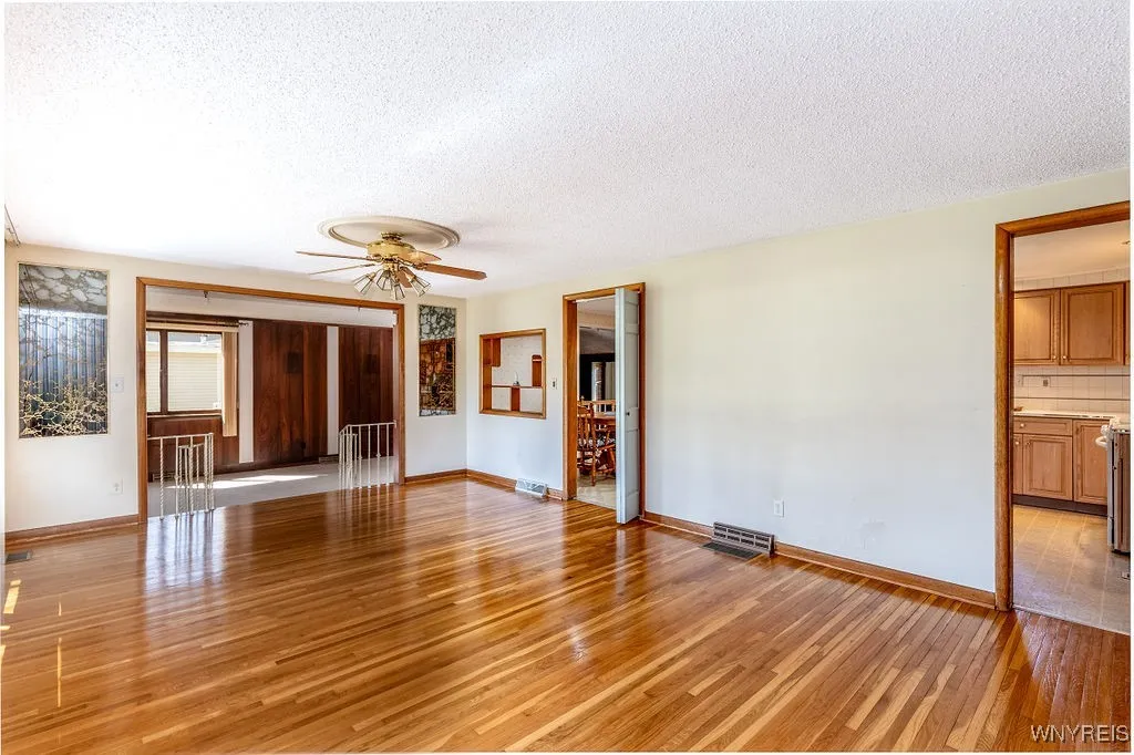 4040 Elma Road, Clarence, New York 14221, Clarence, New York 14221, 4 Bedrooms Bedrooms, 10 Rooms Rooms,2 BathroomsBathrooms,Residential,Closed,4040 Elma Road, Clarence, New York 14221,B1602261