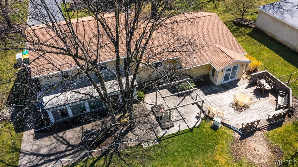 4040 Elma Road, Clarence, New York 14221, Clarence, New York 14221, 4 Bedrooms Bedrooms, 10 Rooms Rooms,2 BathroomsBathrooms,Residential,Closed,4040 Elma Road, Clarence, New York 14221,B1602261