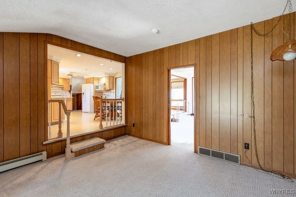 4040 Elma Road, Clarence, New York 14221, Clarence, New York 14221, 4 Bedrooms Bedrooms, 10 Rooms Rooms,2 BathroomsBathrooms,Residential,Closed,4040 Elma Road, Clarence, New York 14221,B1602261