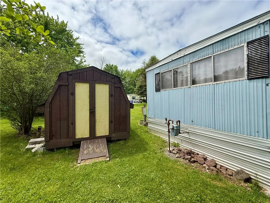 1612 Hennessey Road 33, Ontario, New York 14519, Ontario, New York 14519, 2 Bedrooms Bedrooms, 5 Rooms Rooms,1 BathroomBathrooms,Residential,Closed,1612 Hennessey Road 33, Ontario, New York 14519,0,R1601808