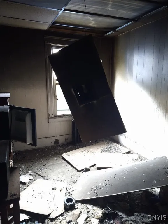 2nd floor - room 6