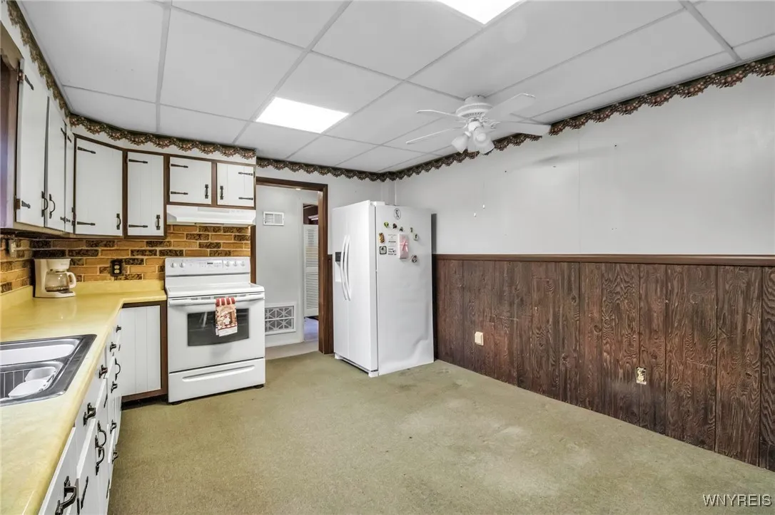 100 Sawyer Avenue, Lancaster, New York 14043, Lancaster, New York 14043, 7 Bedrooms Bedrooms, ,3 BathroomsBathrooms,Residential,Closed,100 Sawyer Avenue, Lancaster, New York 14043,B1602549