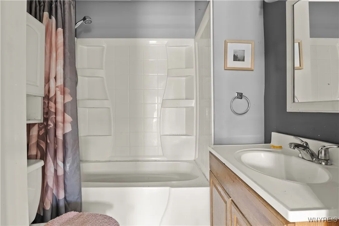12 Hobart Street, Buffalo, New York 14206, Buffalo, New York 14206, 4 Bedrooms Bedrooms, ,2 BathroomsBathrooms,Residential,Closed,12 Hobart Street, Buffalo, New York 14206,0,B1602671