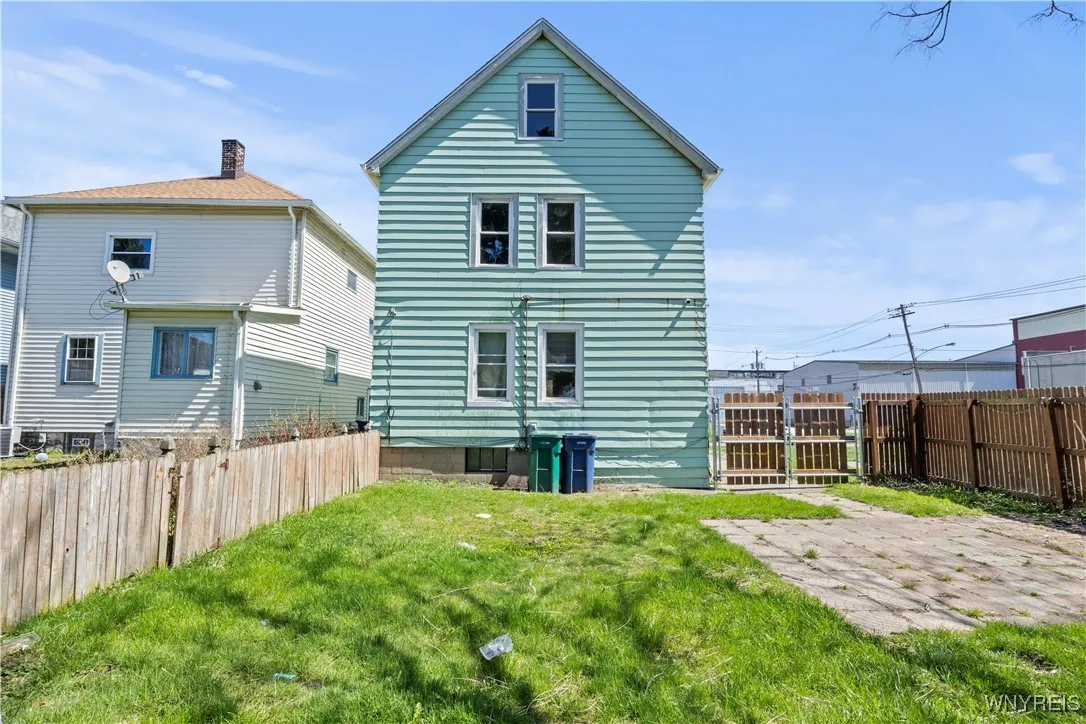 12 Hobart Street, Buffalo, New York 14206, Buffalo, New York 14206, 4 Bedrooms Bedrooms, ,2 BathroomsBathrooms,Residential,Closed,12 Hobart Street, Buffalo, New York 14206,0,B1602671