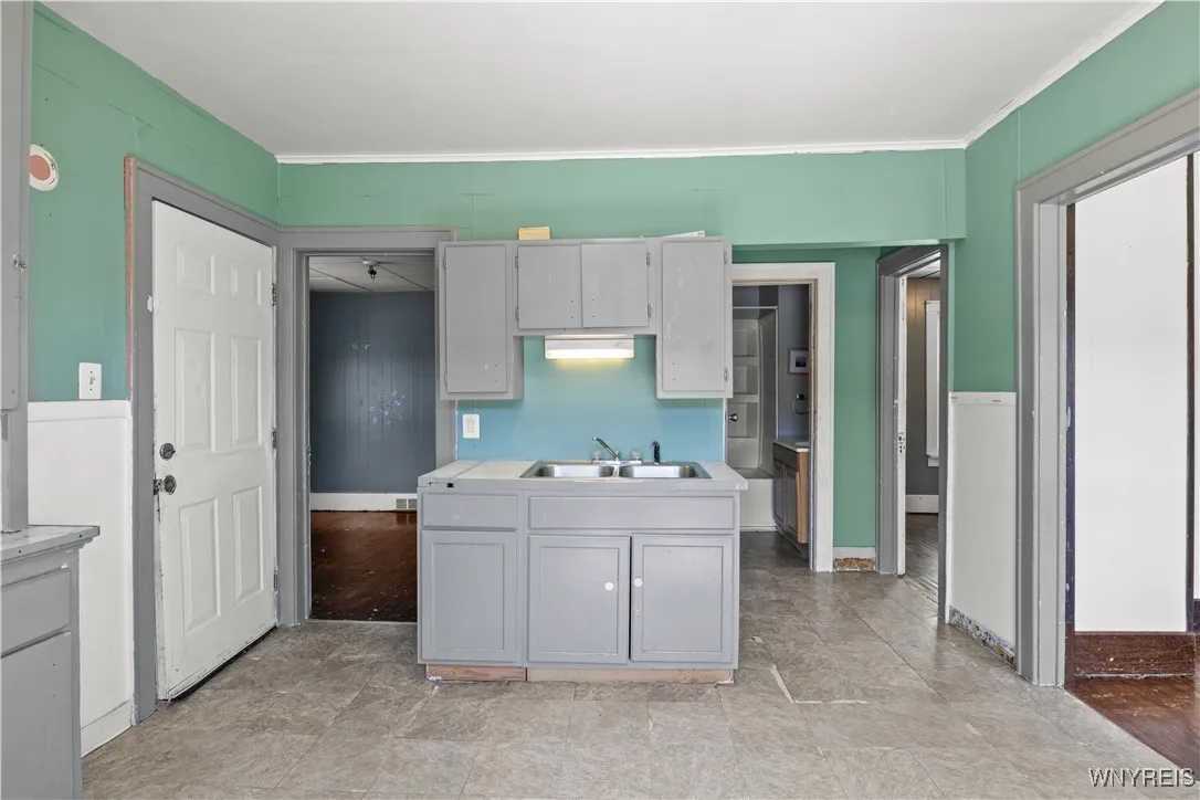 12 Hobart Street, Buffalo, New York 14206, Buffalo, New York 14206, 4 Bedrooms Bedrooms, ,2 BathroomsBathrooms,Residential,Closed,12 Hobart Street, Buffalo, New York 14206,0,B1602671