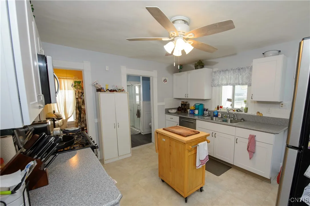 205 Apple Street, Syracuse, New York 13204, Syracuse, New York 13204, 4 Bedrooms Bedrooms, 8 Rooms Rooms,2 BathroomsBathrooms,Residential,Closed,205 Apple Street, Syracuse, New York 13204,0,S1602500