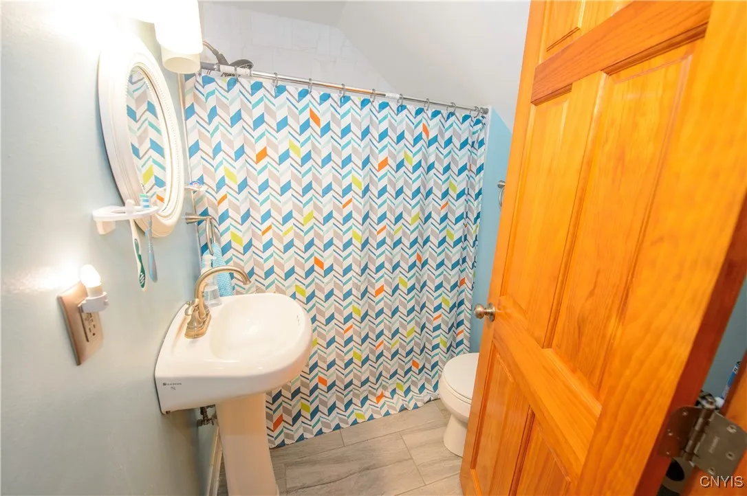 205 Apple Street, Syracuse, New York 13204, Syracuse, New York 13204, 4 Bedrooms Bedrooms, 8 Rooms Rooms,2 BathroomsBathrooms,Residential,Closed,205 Apple Street, Syracuse, New York 13204,0,S1602500