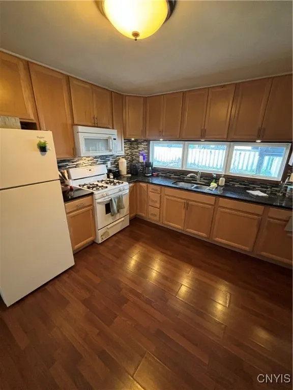 3106 Malverne Road, Union, New York 13760, Union, New York 13760, 5 Bedrooms Bedrooms, 11 Rooms Rooms,2 BathroomsBathrooms,Residential,Closed,3106 Malverne Road, Union, New York 13760,S1602572