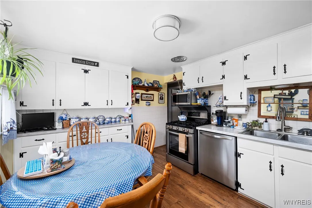 4771 Lake Shore Road, Hamburg, New York 14075, Hamburg, New York 14075, 3 Bedrooms Bedrooms, 6 Rooms Rooms,1 BathroomBathrooms,Residential,For Sale,4771 Lake Shore Road, Hamburg, New York 14075,B1602676
