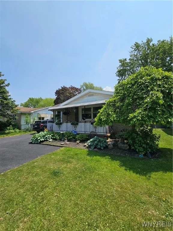 4771 Lake Shore Road, Hamburg, New York 14075, Hamburg, New York 14075, 3 Bedrooms Bedrooms, 6 Rooms Rooms,1 BathroomBathrooms,Residential,For Sale,4771 Lake Shore Road, Hamburg, New York 14075,B1602676