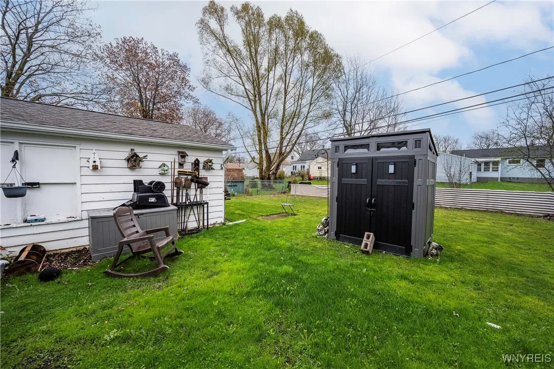 4771 Lake Shore Road, Hamburg, New York 14075, Hamburg, New York 14075, 3 Bedrooms Bedrooms, 6 Rooms Rooms,1 BathroomBathrooms,Residential,For Sale,4771 Lake Shore Road, Hamburg, New York 14075,B1602676