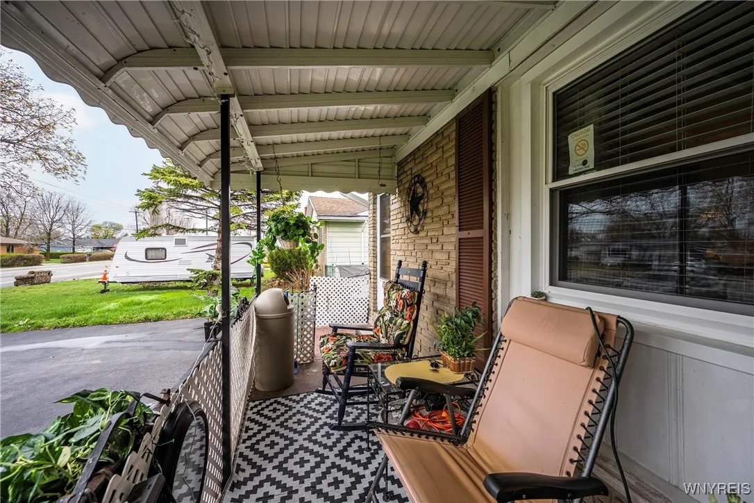 4771 Lake Shore Road, Hamburg, New York 14075, Hamburg, New York 14075, 3 Bedrooms Bedrooms, 6 Rooms Rooms,1 BathroomBathrooms,Residential,For Sale,4771 Lake Shore Road, Hamburg, New York 14075,B1602676