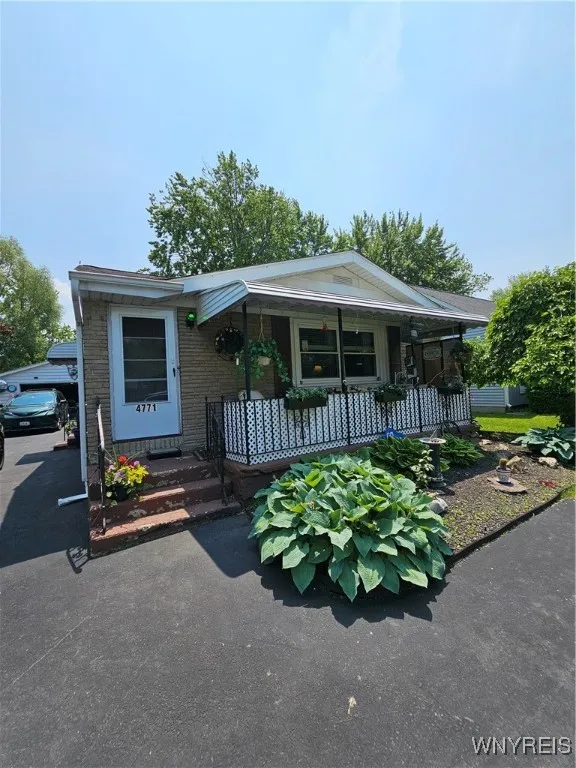 4771 Lake Shore Road, Hamburg, New York 14075, Hamburg, New York 14075, 3 Bedrooms Bedrooms, 6 Rooms Rooms,1 BathroomBathrooms,Residential,For Sale,4771 Lake Shore Road, Hamburg, New York 14075,B1602676