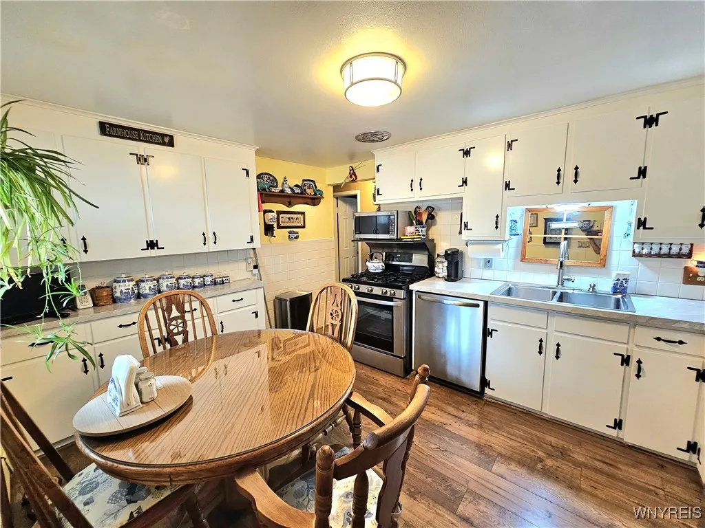 4771 Lake Shore Road, Hamburg, New York 14075, Hamburg, New York 14075, 3 Bedrooms Bedrooms, 6 Rooms Rooms,1 BathroomBathrooms,Residential,For Sale,4771 Lake Shore Road, Hamburg, New York 14075,0,B1602676