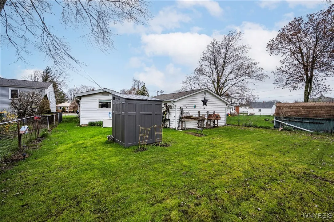 4771 Lake Shore Road, Hamburg, New York 14075, Hamburg, New York 14075, 3 Bedrooms Bedrooms, 6 Rooms Rooms,1 BathroomBathrooms,Residential,For Sale,4771 Lake Shore Road, Hamburg, New York 14075,B1602676