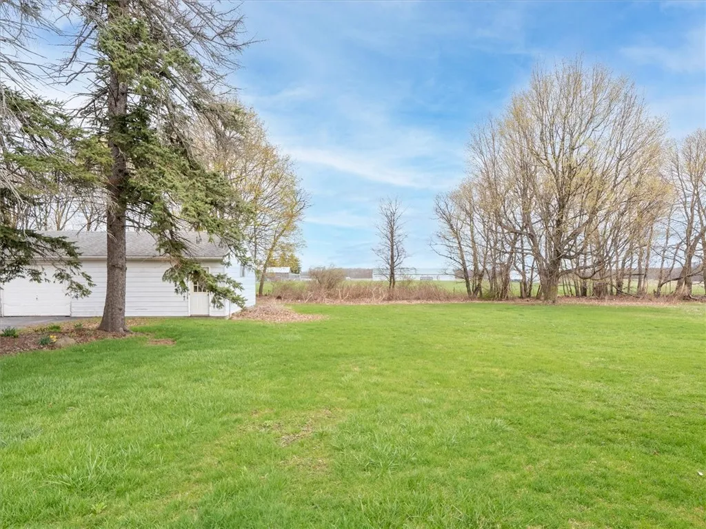 10800 Hunts Corners Road, Clarence, New York 14031, Clarence, New York 14031, 5 Bedrooms Bedrooms, 10 Rooms Rooms,1 BathroomBathrooms,Residential,Closed,10800 Hunts Corners Road, Clarence, New York 14031,0,R1602827