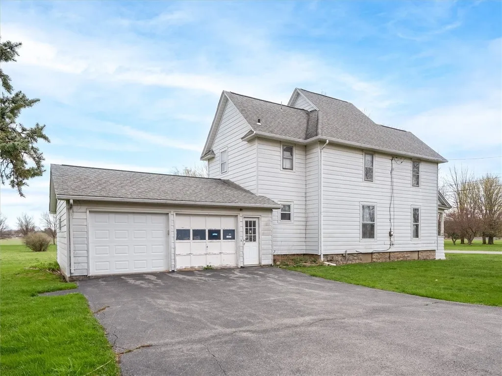10800 Hunts Corners Road, Clarence, New York 14031, Clarence, New York 14031, 5 Bedrooms Bedrooms, 10 Rooms Rooms,1 BathroomBathrooms,Residential,Closed,10800 Hunts Corners Road, Clarence, New York 14031,0,R1602827