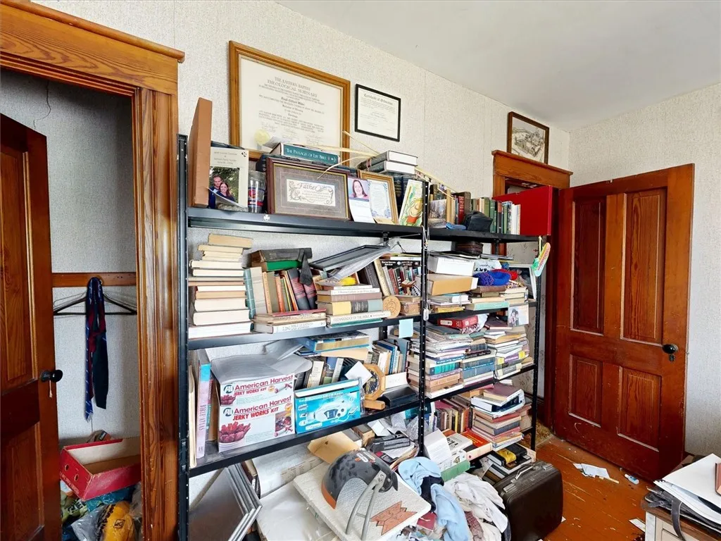 10800 Hunts Corners Road, Clarence, New York 14031, Clarence, New York 14031, 5 Bedrooms Bedrooms, 10 Rooms Rooms,1 BathroomBathrooms,Residential,Closed,10800 Hunts Corners Road, Clarence, New York 14031,0,R1602827