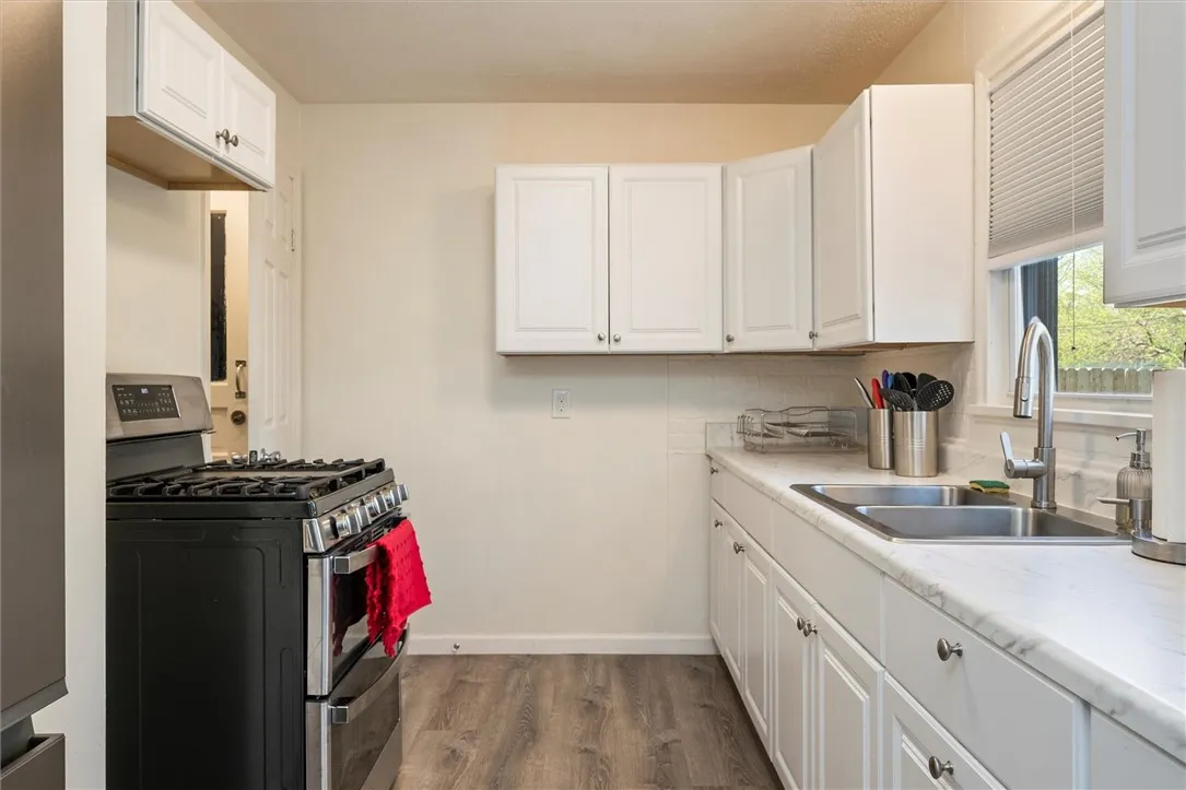 2933 Lake Avenue, Rochester, New York 14612, Rochester, New York 14612, 3 Bedrooms Bedrooms, 5 Rooms Rooms,1 BathroomBathrooms,Residential,Closed,2933 Lake Avenue, Rochester, New York 14612,0,R1602354