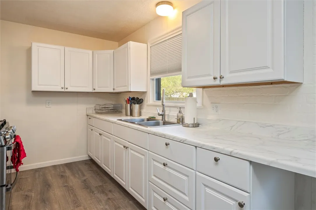 2933 Lake Avenue, Rochester, New York 14612, Rochester, New York 14612, 3 Bedrooms Bedrooms, 5 Rooms Rooms,1 BathroomBathrooms,Residential,Closed,2933 Lake Avenue, Rochester, New York 14612,0,R1602354