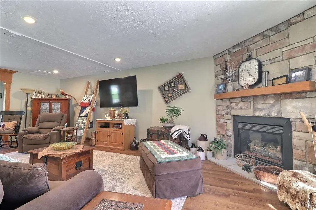 5528 Clearview Drive, Stockbridge, New York 13409, Stockbridge, New York 13409, 3 Bedrooms Bedrooms, 9 Rooms Rooms,2 BathroomsBathrooms,Residential,Closed,5528 Clearview Drive, Stockbridge, New York 13409,0,S1602858