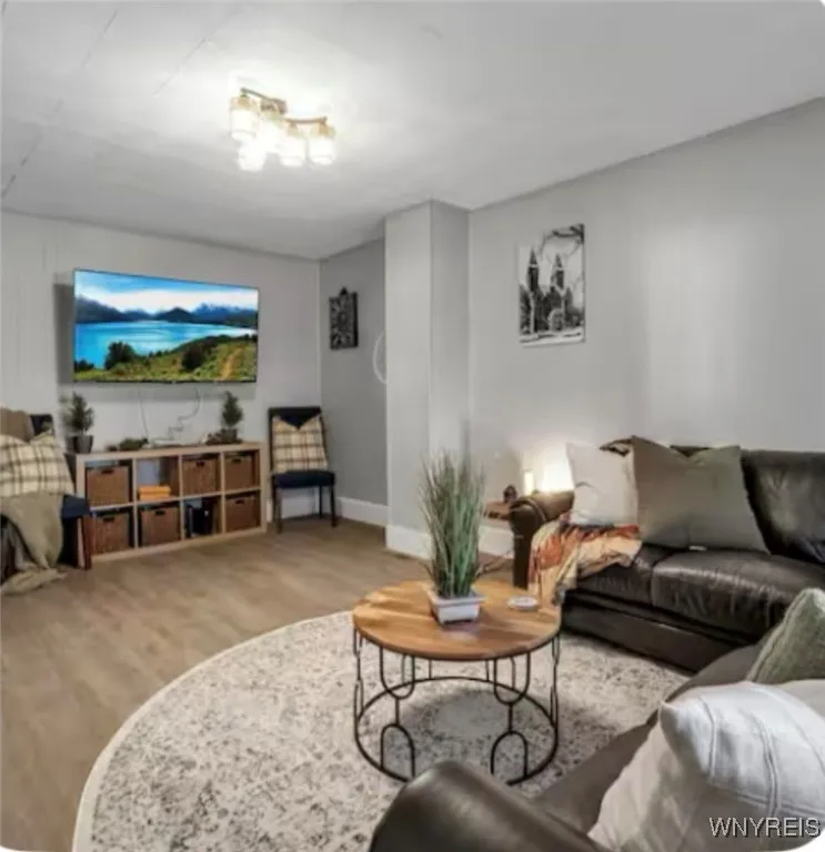 723 Perry Street, Buffalo, New York 14210, Buffalo, New York 14210, 8 Bedrooms Bedrooms, ,4 BathroomsBathrooms,Residential,Closed,723 Perry Street, Buffalo, New York 14210,0,B1602881