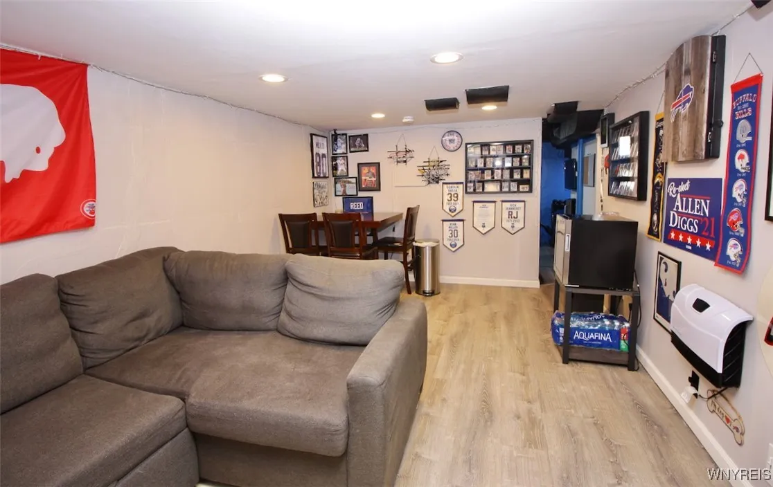 17 Ontario Drive, Cheektowaga, New York 14225, Cheektowaga, New York 14225, 3 Bedrooms Bedrooms, 7 Rooms Rooms,1 BathroomBathrooms,Residential,Closed,17 Ontario Drive, Cheektowaga, New York 14225,0,B1602825